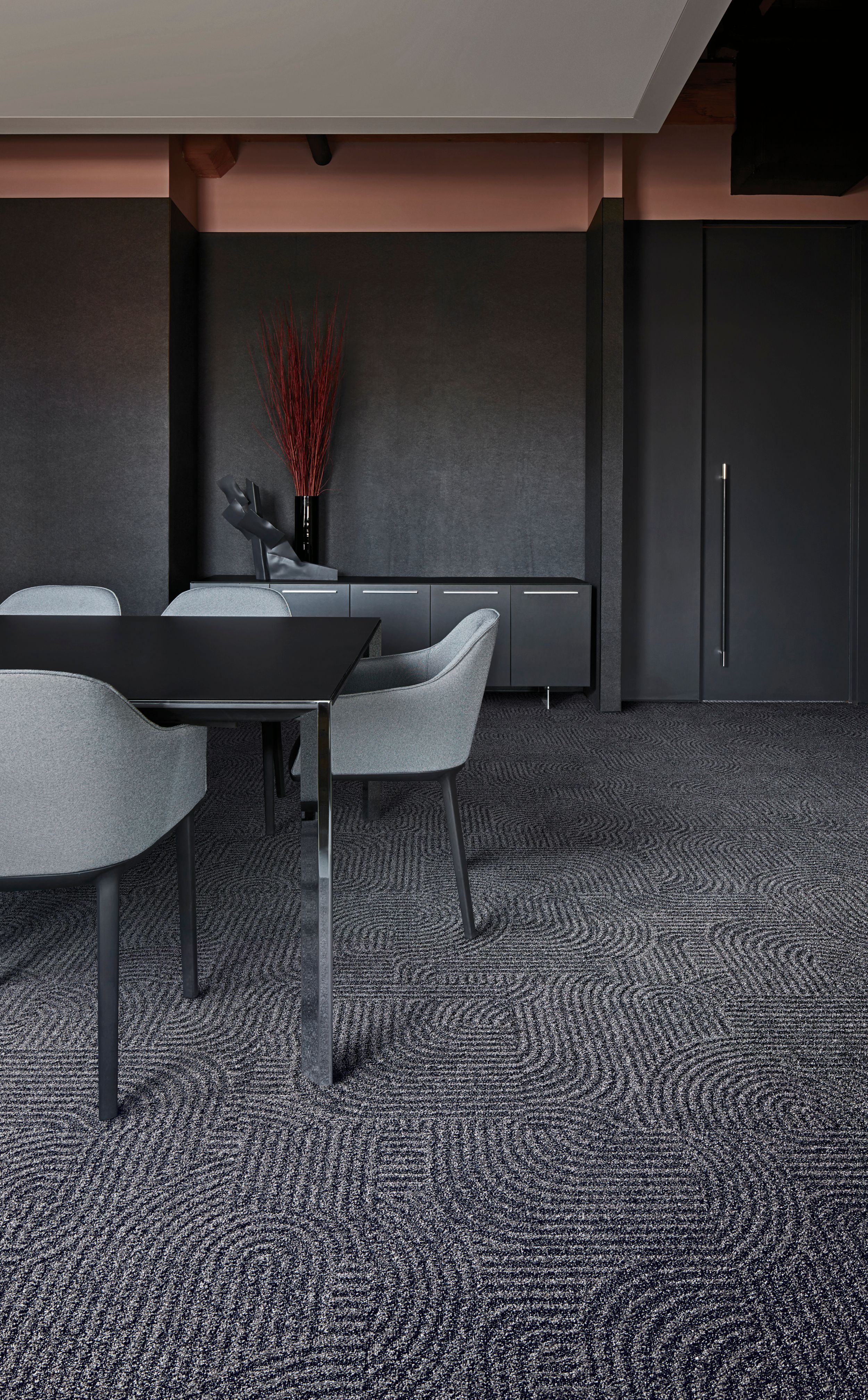 Interface Step this Way carpet tile in office common area with tree número de imagen 5